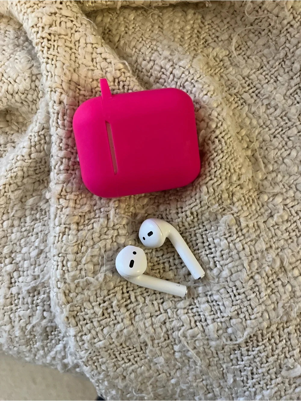 Apple Second Generation Wireless Earbuds with Hot Pink Silicone Case